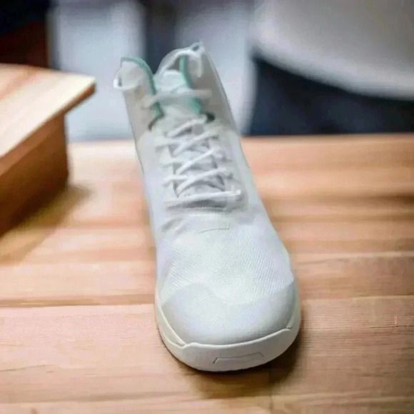 Moolah Kicks Women's  New W Tags Size 5 White Moolah Phantom 1 Basketball shoe - Picture 5 of 6